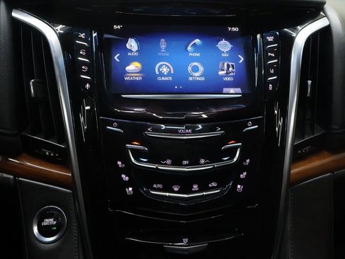 Used 2015 Cadillac Escalade ESV Premium image 21