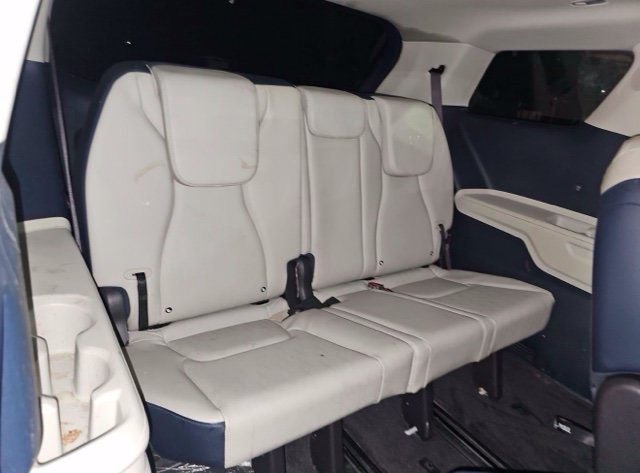 Used 2025 Kia Carnival SX FWD image 14