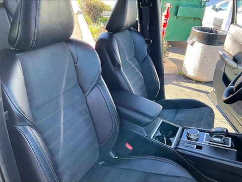 Used 2024 Mitsubishi Outlander SE image 7