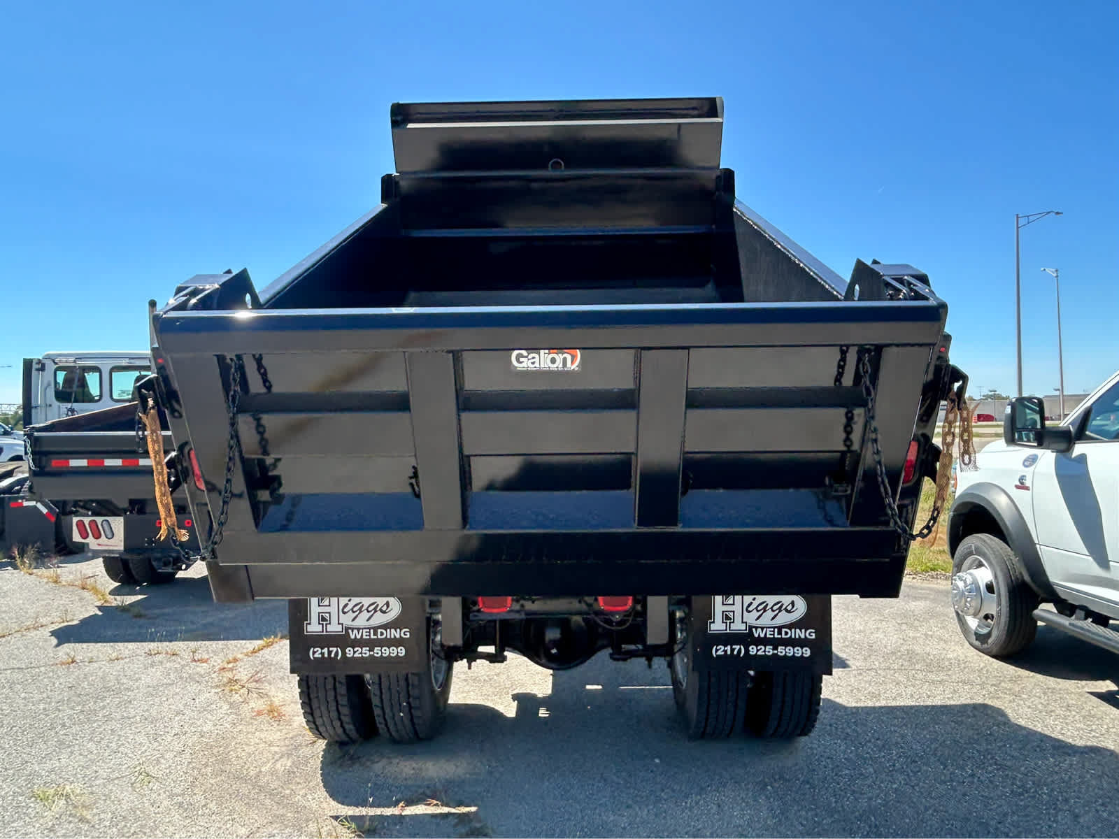 Used 2023 Ford F650 2WD Crew Cab Super Duty image 3