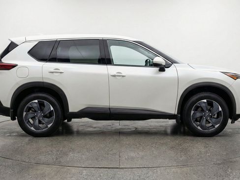 Used 2025 Nissan Rogue SV AWD/4WD image 11
