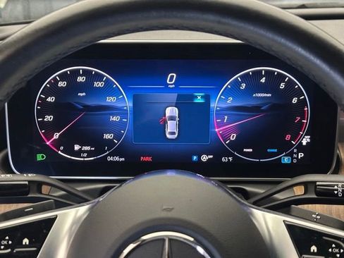 Used 2025 Mercedes-Benz C 300 4MATIC Sedan image 25