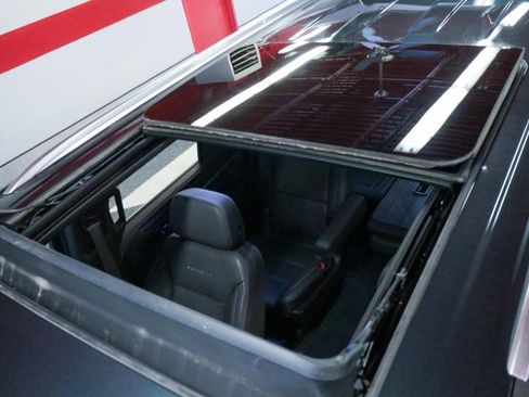 Used 2022 GMC Yukon Denali w/ Denali Premium Package image 22