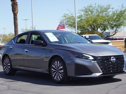 Certified 2025 Nissan Altima 2.5 SV FWD image 4