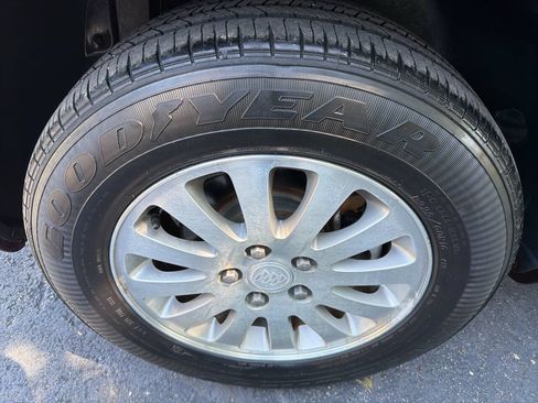 Used 2007 Buick Lucerne CX FWD image 29