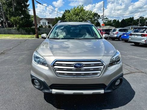 Used 2017 Subaru Outback 2.5i Limited AWD/4WD image 2