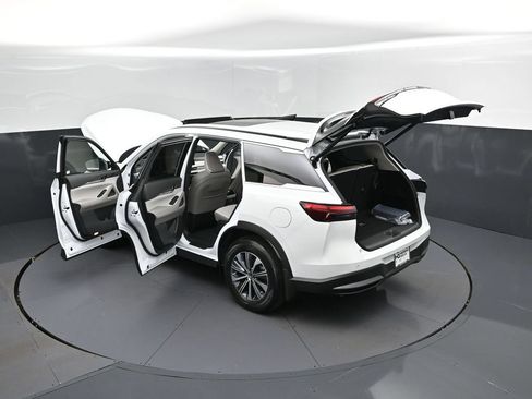 Certified 2026 INFINITI QX60 Pure w/ Cargo Package FWD image 2
