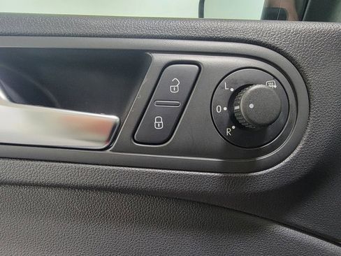 Used 2013 Volkswagen Beetle 2.5 image 22