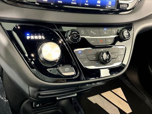 Used 2025 Chrysler Pacifica Select FWD image 14