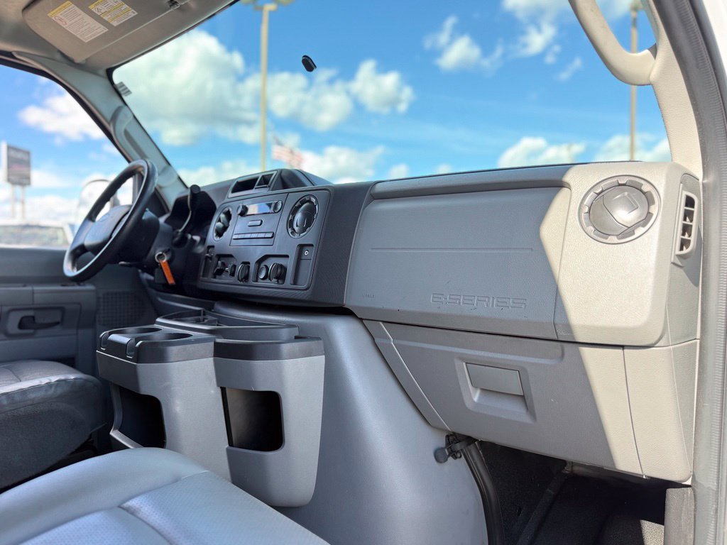 Used 2014 Ford E-350 and Econoline 350 Extended Super Duty RWD image 13