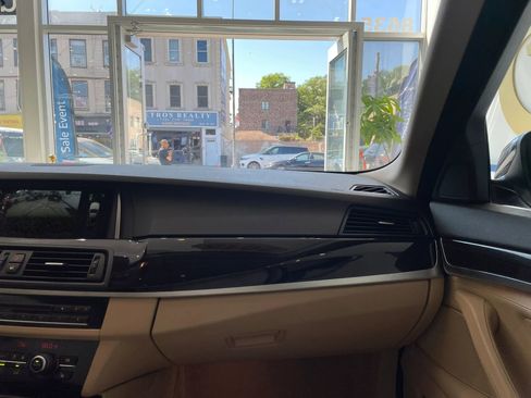 Used 2015 BMW 535i xDrive Sedan AWD/4WD image 25