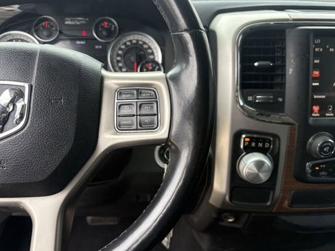 Used 2017 RAM 1500 Laramie RWD image 17