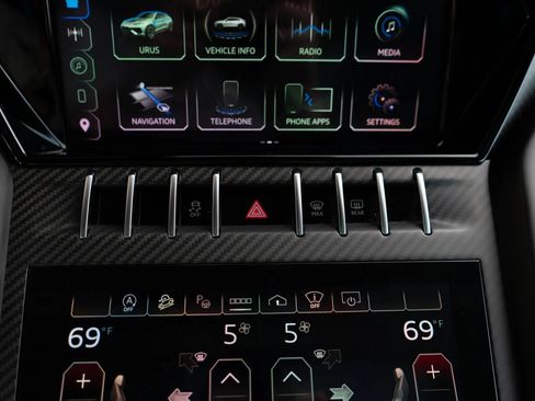 Used 2024 Lamborghini Urus Performante AWD/4WD image 63