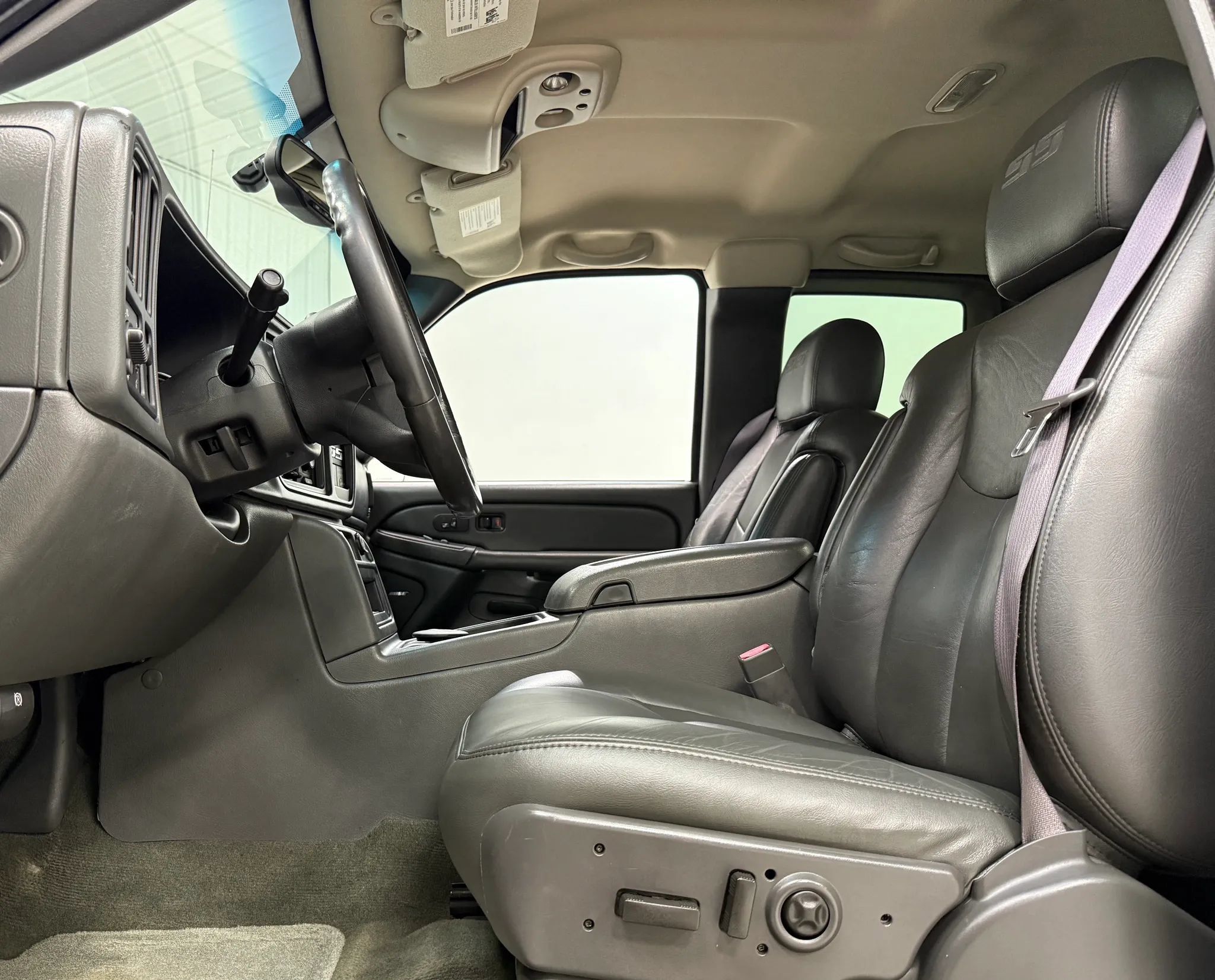Used 2004 Chevrolet Silverado 1500 SS AWD/4WD image 15