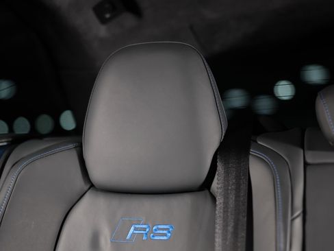 Used 2025 Audi RS 6 performance w/ Blue RS Design Package Plus image 33