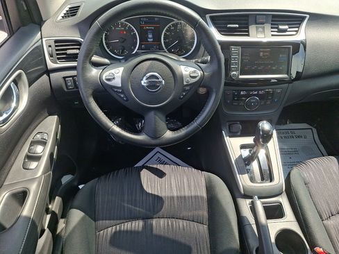 Used 2019 Nissan Sentra SV w/ Special Edition Package FWD image 11