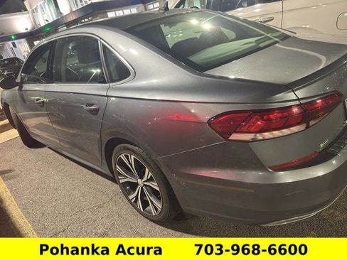 Used 2021 Volkswagen Passat 2.0T SE image 4