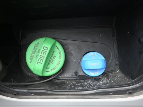 Used 2025 Ford F250 Lariat w/ Black Appearance Package image 13