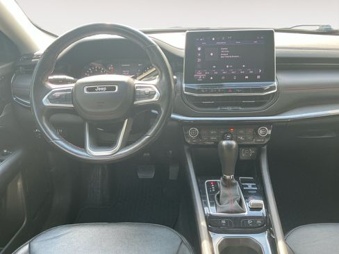 Used 2022 Jeep Compass Trailhawk w/ Trailhawk Convenience Group AWD/4WD image 10