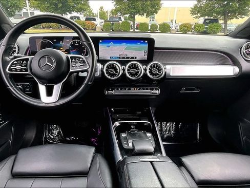 Used 2022 Mercedes-Benz GLB 250 w/ Premium Package Lite image 20