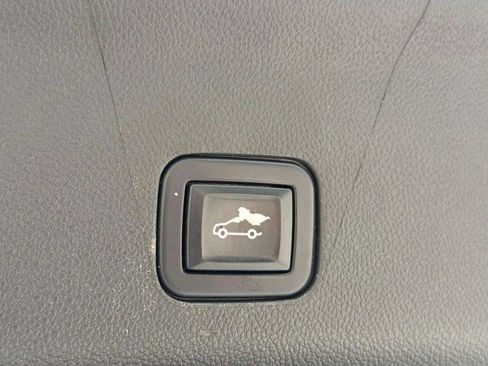 Used 2022 Chevrolet Tahoe LT w/ Luxury Package image 32