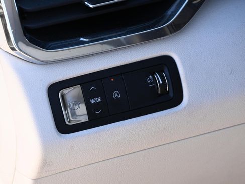 Used 2024 GMC Acadia Denali w/ Super Cruise Package image 24