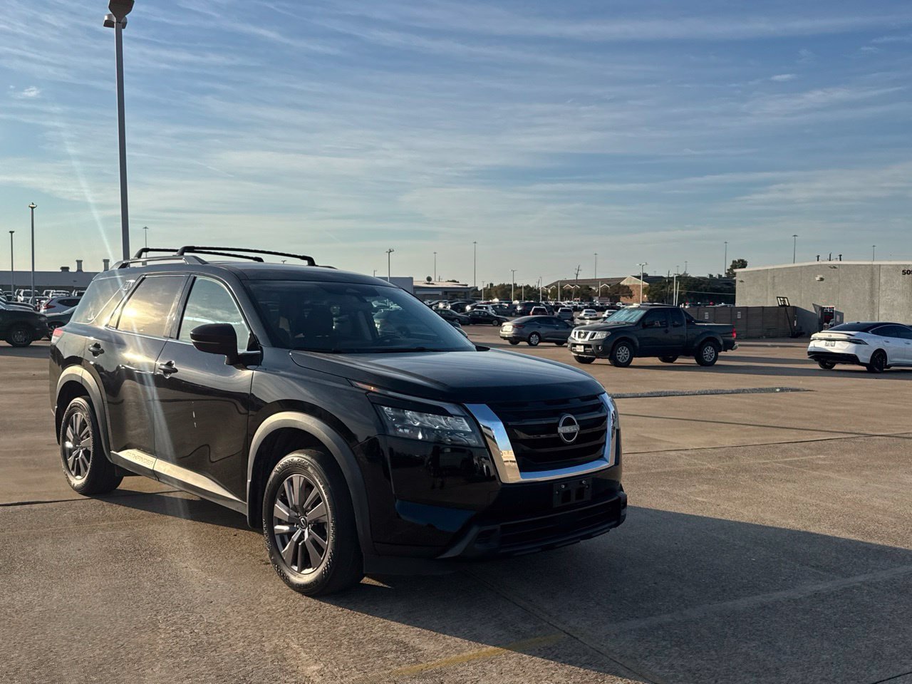 Certified 2024 Nissan Pathfinder SV FWD image 2