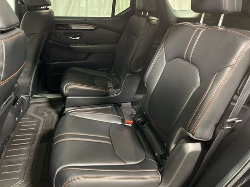 Used 2025 Honda Pilot TrailSport image 20