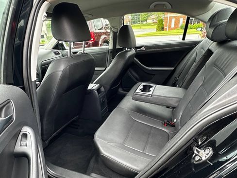 Used 2012 Volkswagen Jetta SE FWD image 9