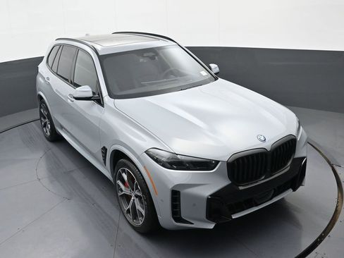 New 2026 BMW X5 xDrive50e w/ Executive Package image 33