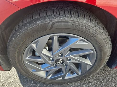 Used 2024 Hyundai Elantra SEL image 10