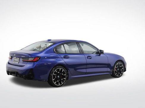 Used 2026 BMW 330i xDrive Sedan w/ M Sport Package AWD/4WD image 5
