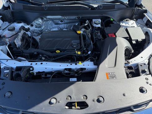 Used 2025 Chevrolet Trax LT w/ Driver Confidence Package image 20