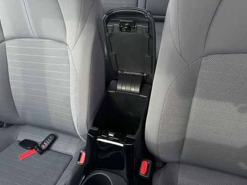Used 2023 Toyota Corolla SE image 38