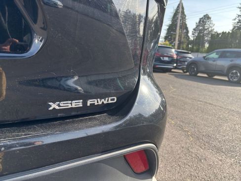 Used 2025 Toyota Highlander XSE AWD/4WD image 18