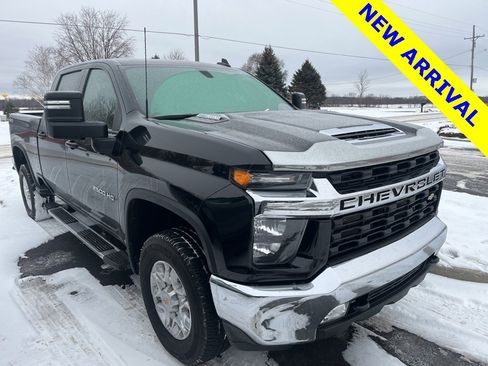 Used 2021 Chevrolet Silverado 2500 LT w/ Convenience Package image 3