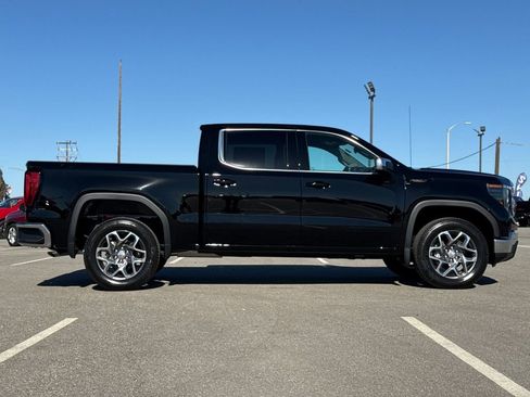 New 2026 GMC Sierra 1500 SLE w/ LPO, Black Badging Package image 6