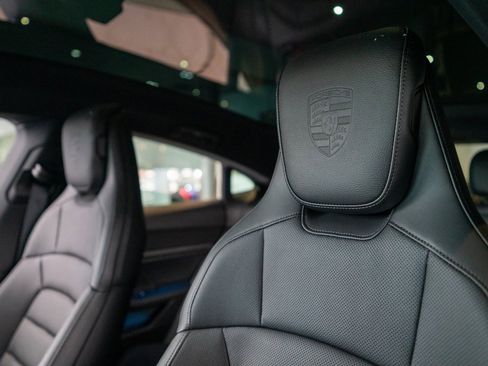 New 2025 Porsche Taycan image 26