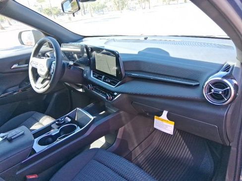 New 2026 Chevrolet Equinox LT w/ LPO, Floor Liner Package FWD image 11