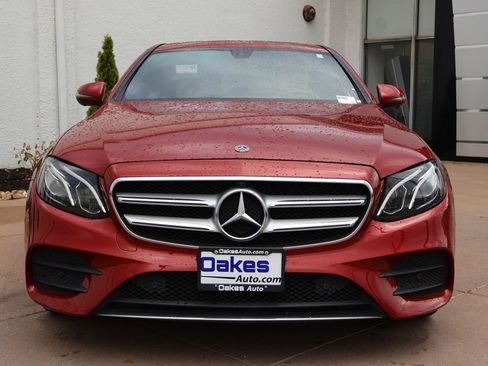 Used 2019 Mercedes-Benz E 300 image 2