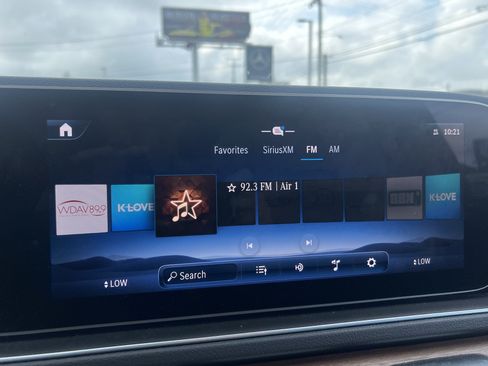 Used 2025 Mercedes-Benz GLE 450 4MATIC image 24