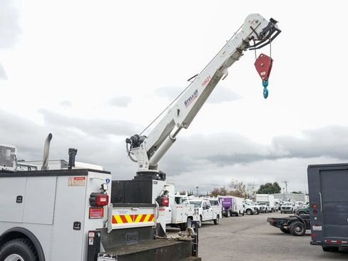 Used 2019 Ford F750 2WD Regular Cab Super Duty image 10