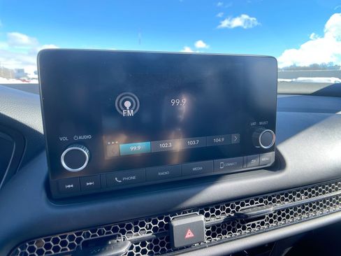 Used 2024 Honda HR-V Sport image 16