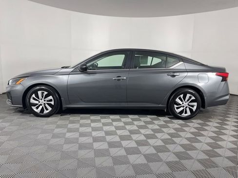 Used 2024 Nissan Altima 2.5 S FWD image 7