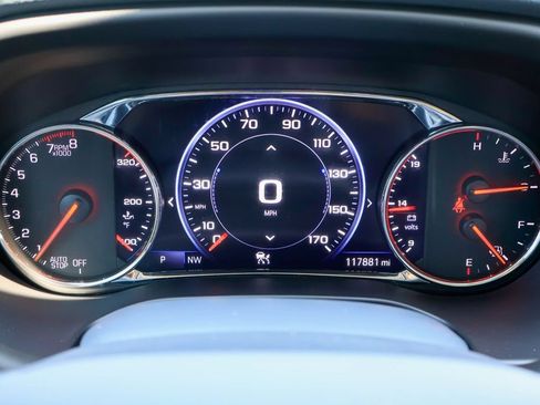 Used 2021 GMC Acadia Denali w/ Denali Technology Package FWD image 15