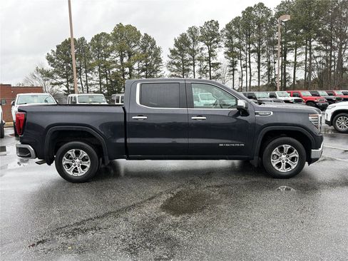 Used 2025 GMC Sierra 1500 SLT image 5