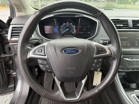 Used 2015 Ford Fusion SE w/ Equipment Group 202A FWD image 19