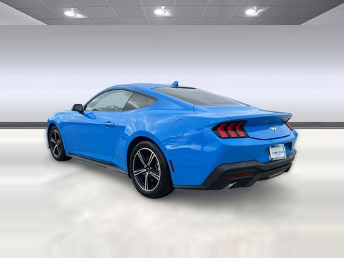 Used 2024 Ford Mustang Coupe RWD image 3