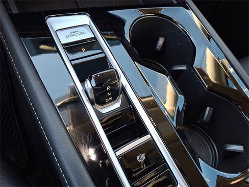 Used 2024 Volkswagen Atlas SEL Premium R-Line image 13