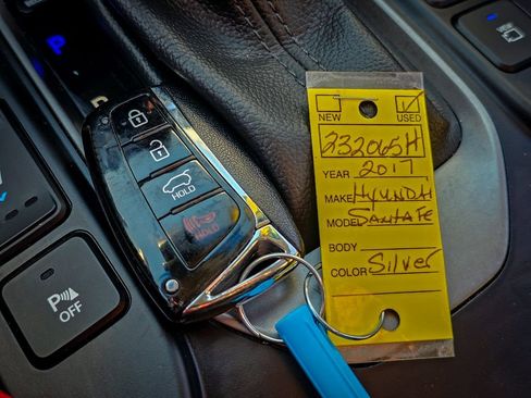 Used 2017 Hyundai Santa Fe SE w/ Cargo Package image 54